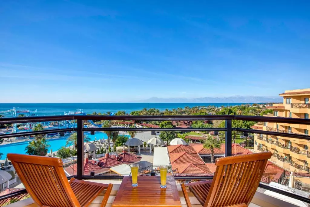 هتل آکوا ورد بلک آنتالیا